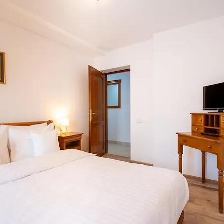 Lejlighedshotel Boutique By Jullie Bukarest