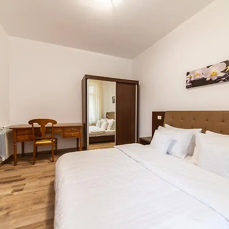 Boutique By Jullie Aparthotel 3*